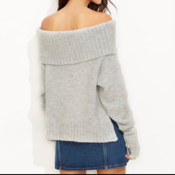 Oversized off shoulder wool sweater 🎃 - Picture 2 of 2